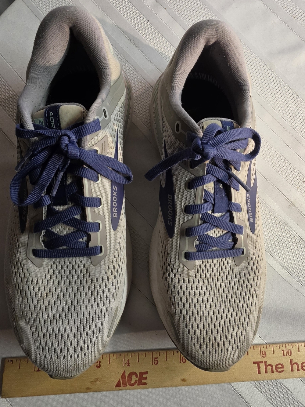 Brooks Womens Athletic Running Shoes - Light Gray with Blue